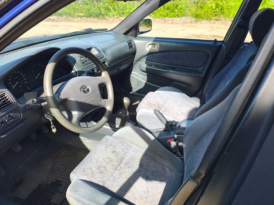Toyota Corolla 1.4 sedan