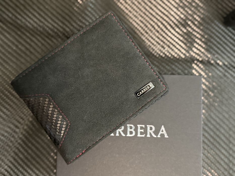 Гаменець з алькантари та карбоном