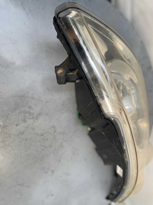 Farol dianteiro esquerdo Renault master III (2015)   RM28
