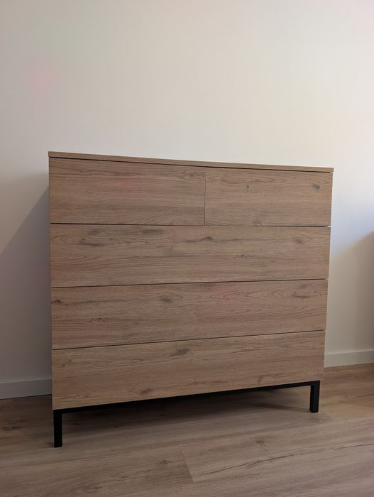 Cómoda natural com 5 gavetas – já montada – 140€ (negociável)