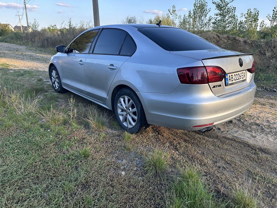 Продам Volkswagen Jetta 2011