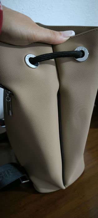 Mochila Lacoste. Nova
