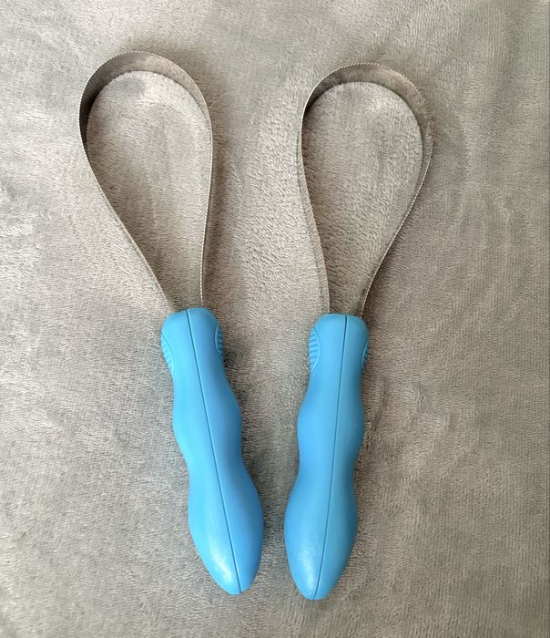 Металеві скребниці, дужки. Щітки для коней