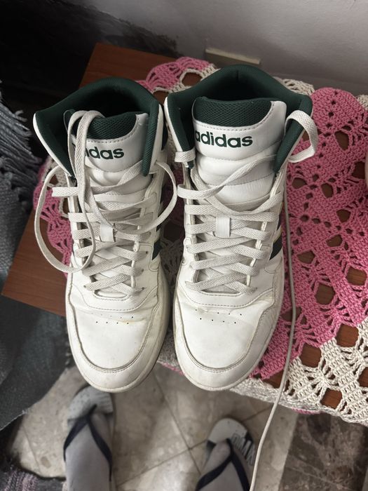 Tenis addidas /semi novo