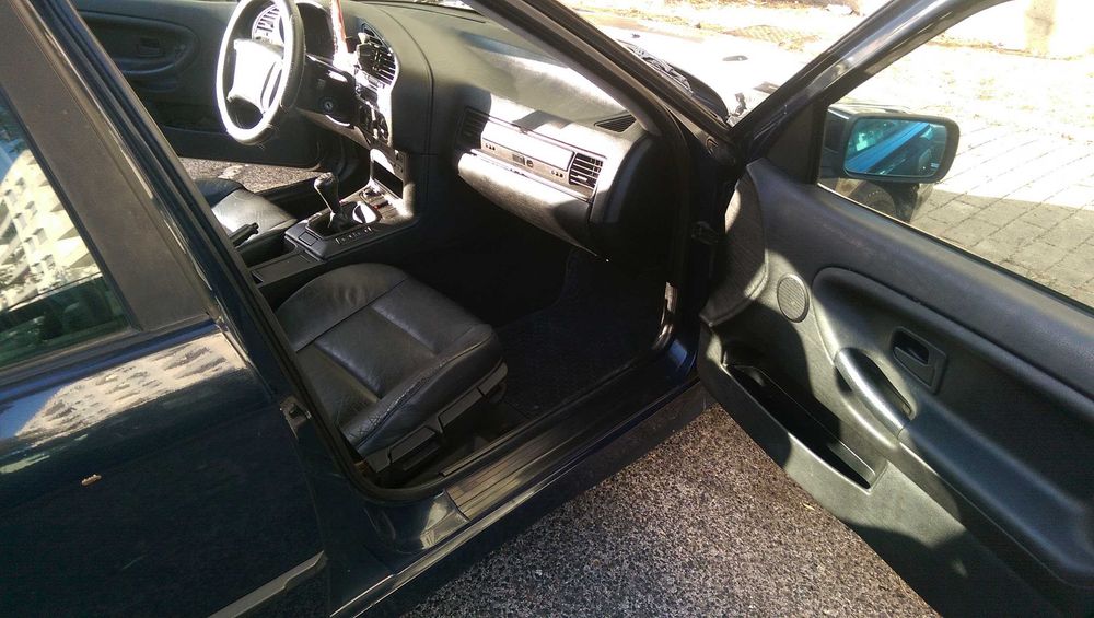 BMW E36 318is Sedan (1995) – 180.000 km – Original (Para Clássico / Restauro