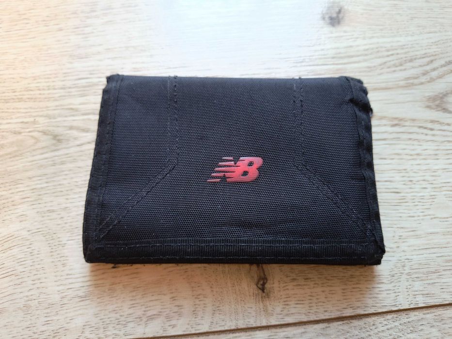 Portfel sportowy New Balance | Czarny | Na rzep | Dużo przegródek