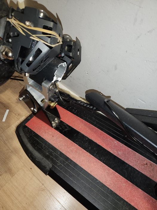 Hulajnoga elektryczna uszkodzona