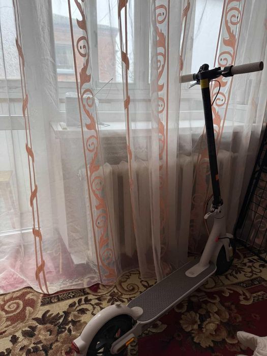 Електросамокат в чудовому стані