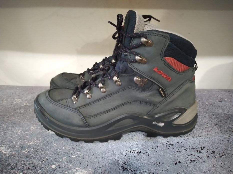 Оригінальні Ботінки трекингові LOWA Renegade GTX Mid  41 1/2  Нові