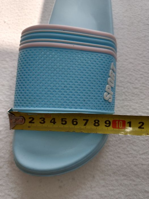 Nowe klapki basenowe r 41
