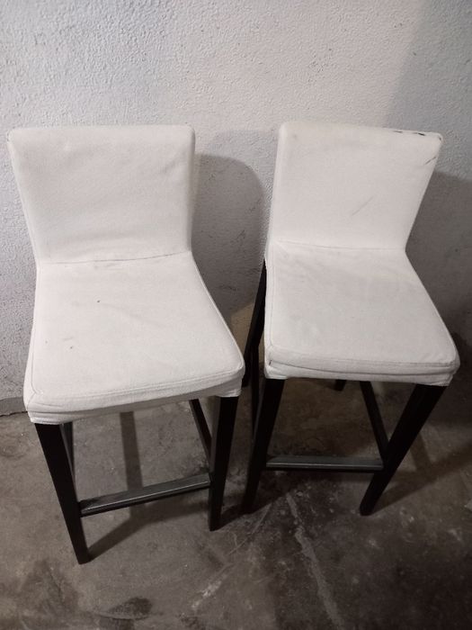 Hokery drewniane tapicerowane