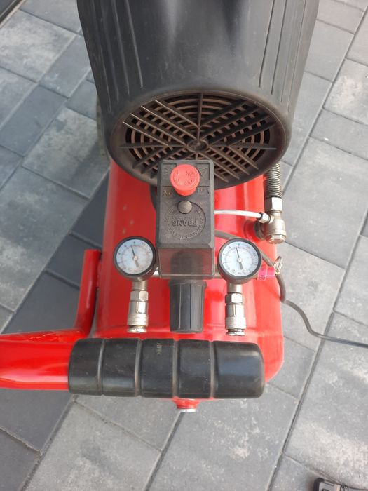 Kompresor Sprężarka Einhell 50l dwutłokowy