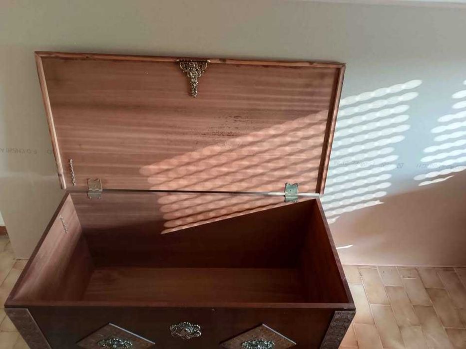 Baú arca em  madeira