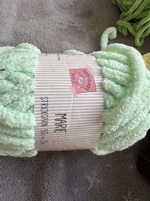 Włóczka pluszowa mix zestaw 615g