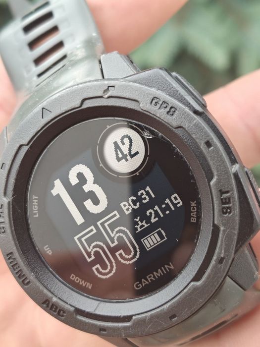 Garmin instinct дефект