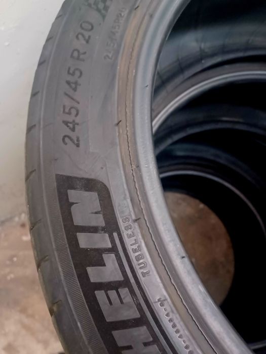 Pneus 245.45. 20 + 285.40.20   Michelin Pilot Sport