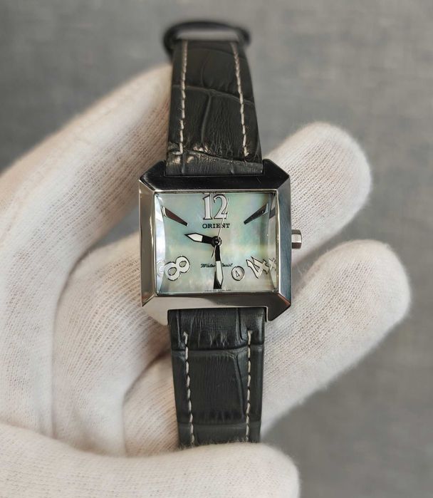 Жіночий годинник Orient FQC0Q006W