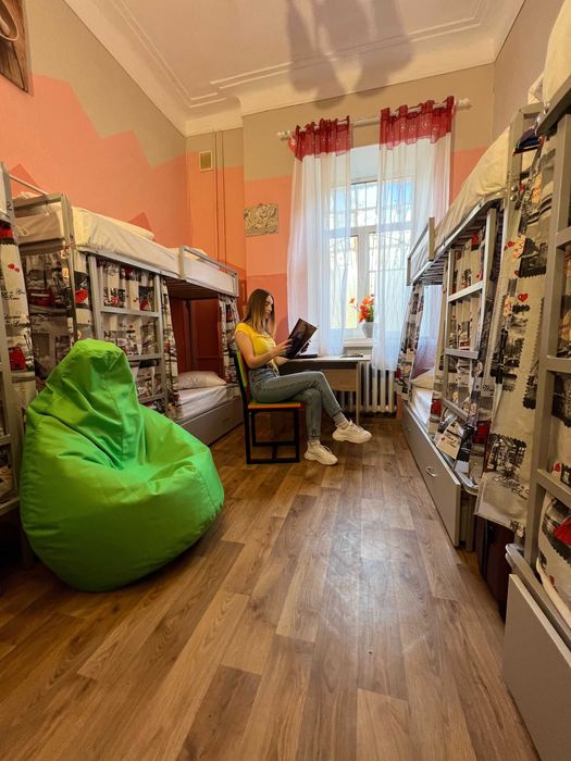 Хостел в самом центре Киева! Ул. Саксаганского | Есть горячая вода!