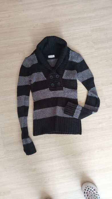 Sweter damski paski
