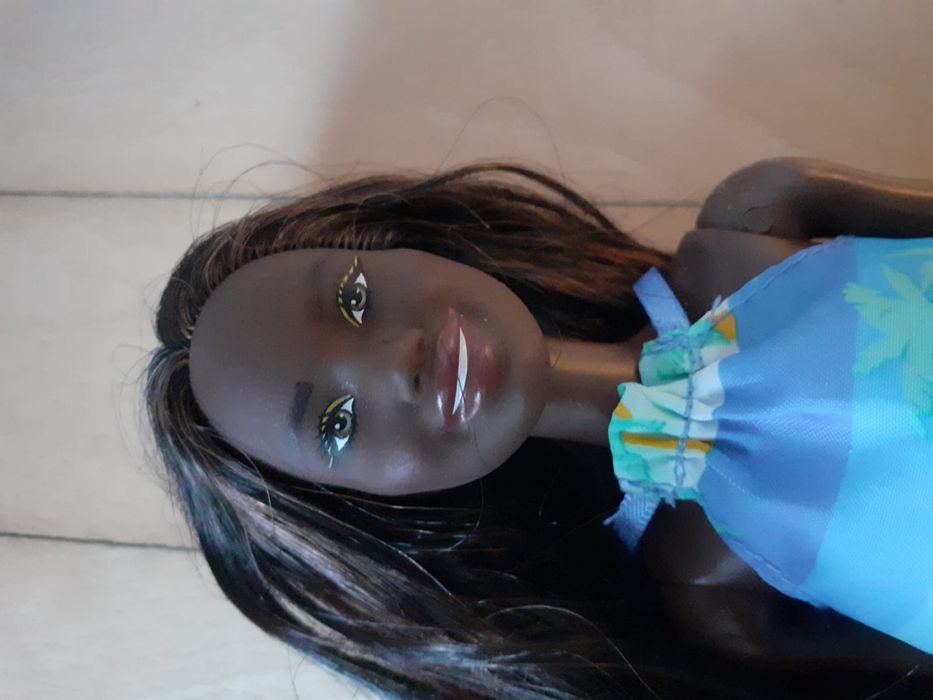 Lalka Barbie Loces the Ocean