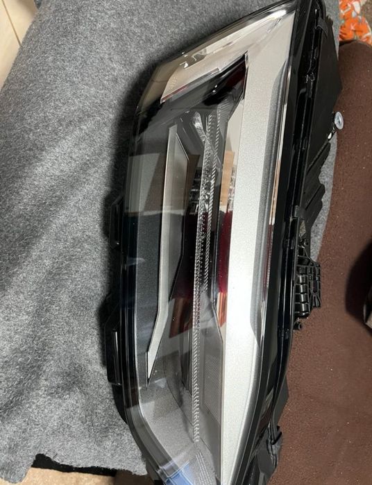 Farol direito audi A5 2021