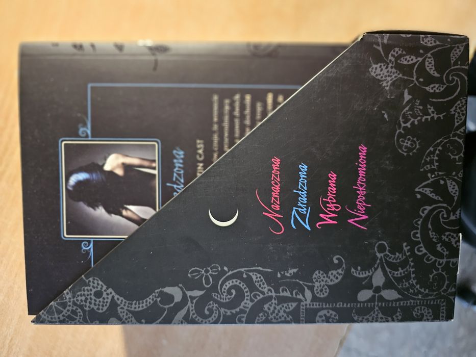 Dom Nocy seria książki