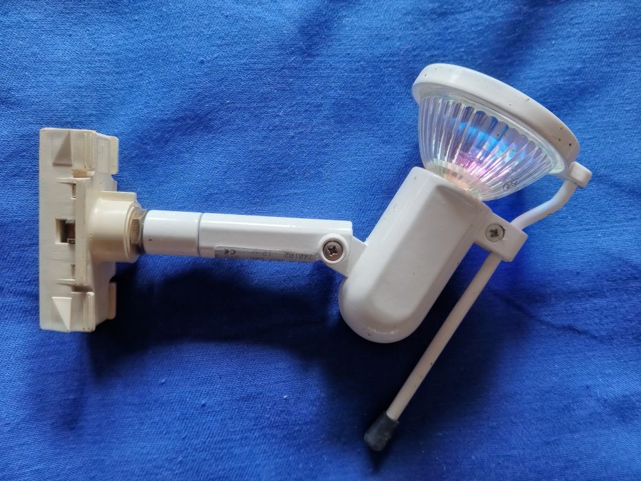 3 spots luzes direcionáveis