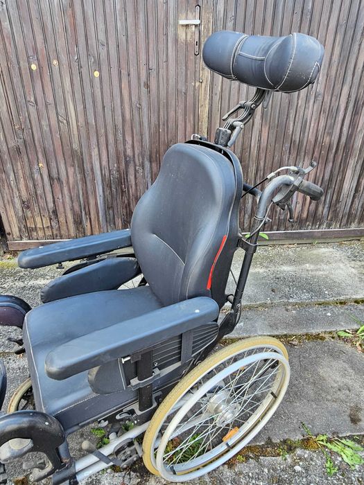 Wózek inwalidzki specjalny multipozycyjny
