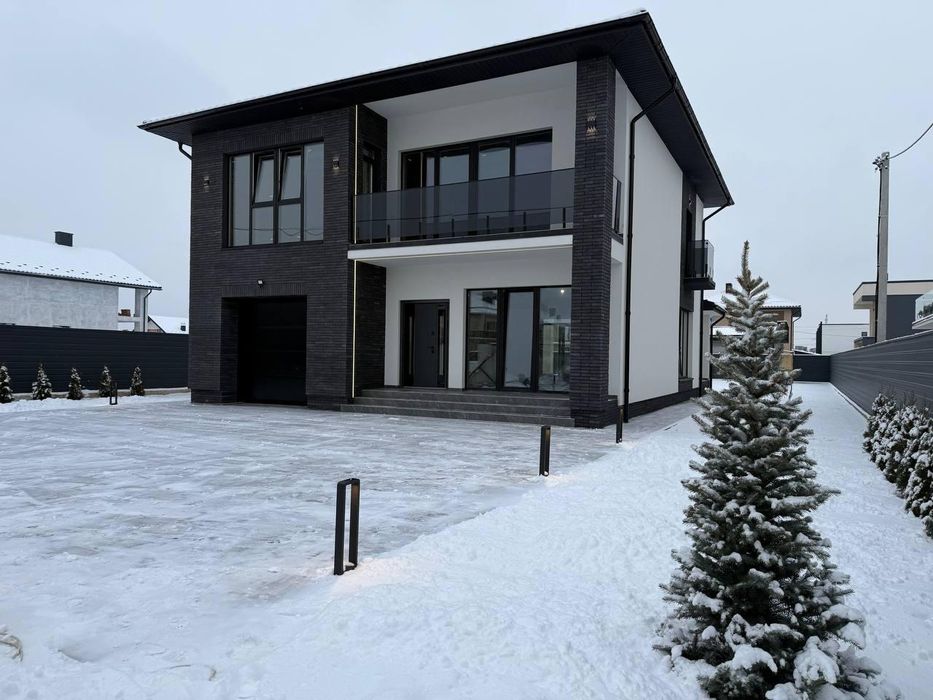 Готовий до ремонту будинок у Крихівцях!