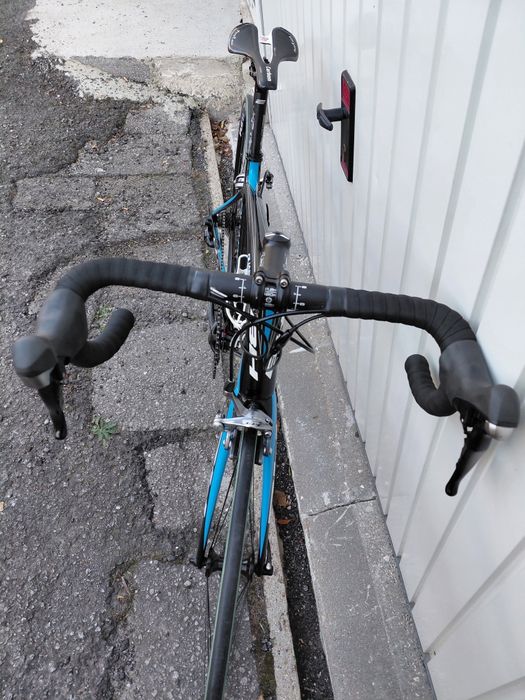 Bicicleta toda em carbono. Com ofertas.