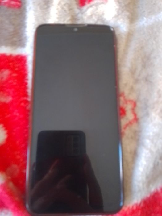 Sprzedam Motorole E7 Power lekko pęknięta z tyłu aparat.