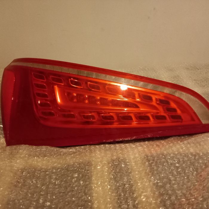 задній  лівий  ліхтарь  америка