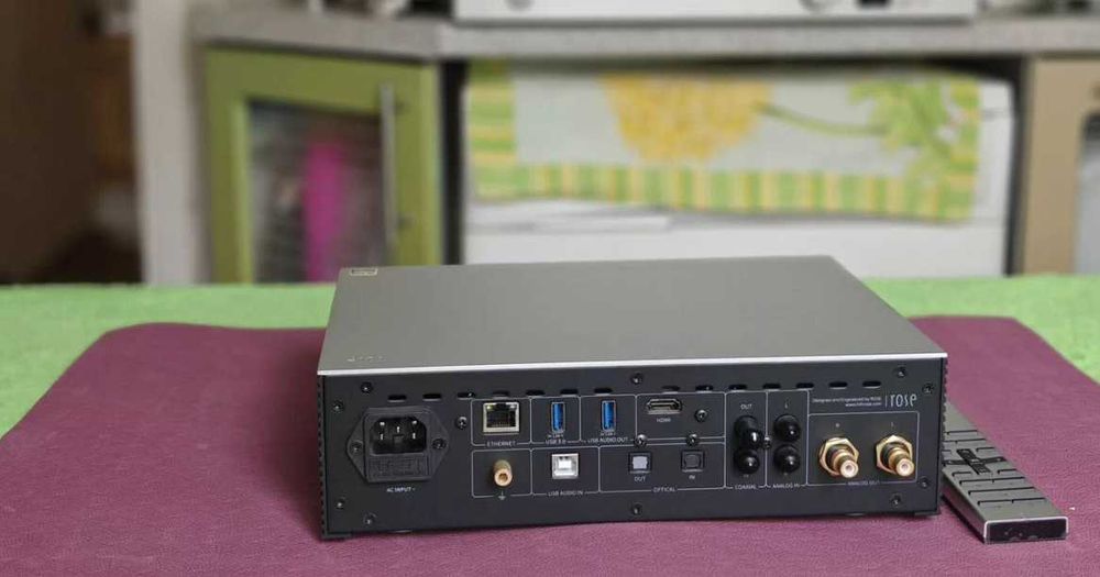 HiFi Rose RS250
