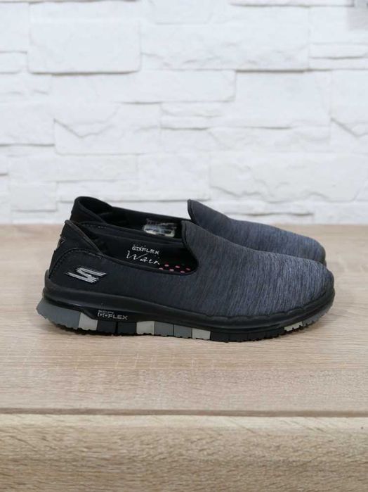 Skechers Goga Mat buty wsuwane czarne szare sportowe sneakersy 36
