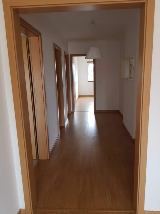 Apartamento T2 para arrendamento em São Domingos de Rana