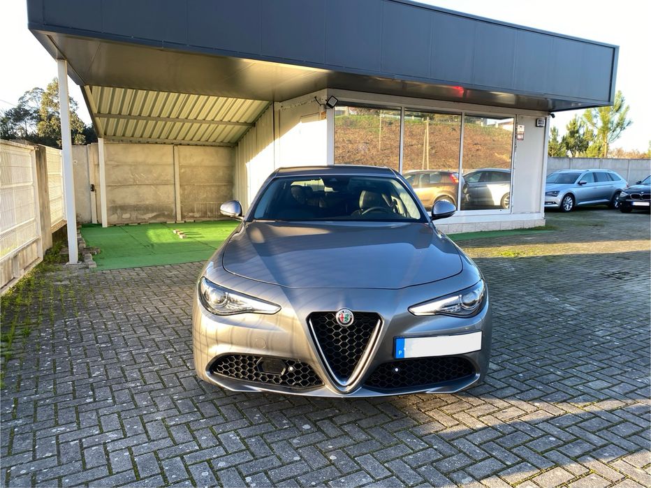 Alfa Romeo Giulia 2.2dA 180cv - Nacional- otimo estado - 1 dono