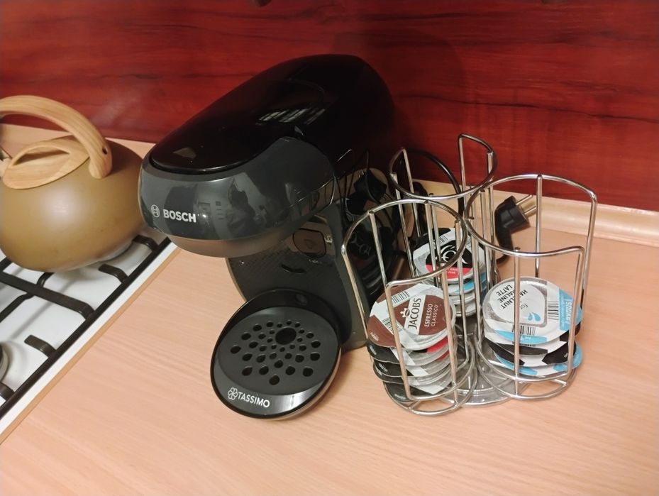Kapsułkowy ekspres Bosh tassimo + stojak i kapsułki
