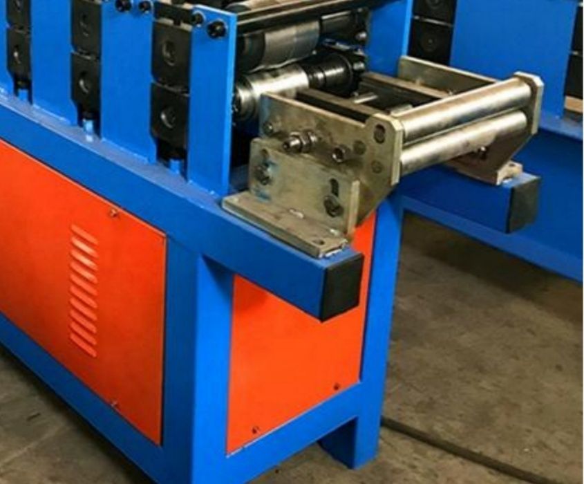 Линия металлического штахетника