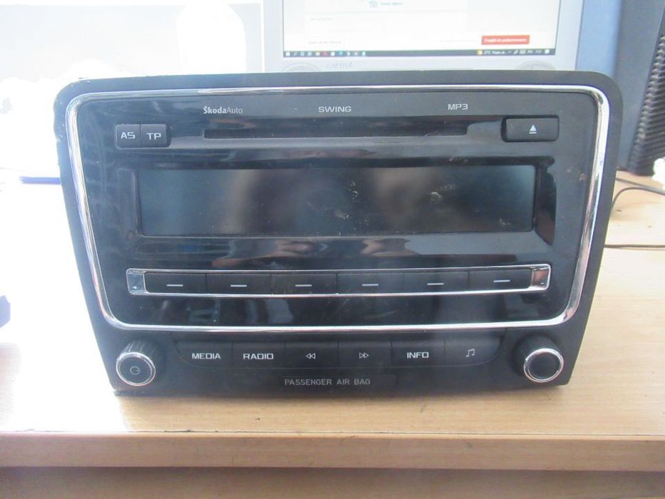 SKODA SUPERB II RADIO CD 3T0035161K