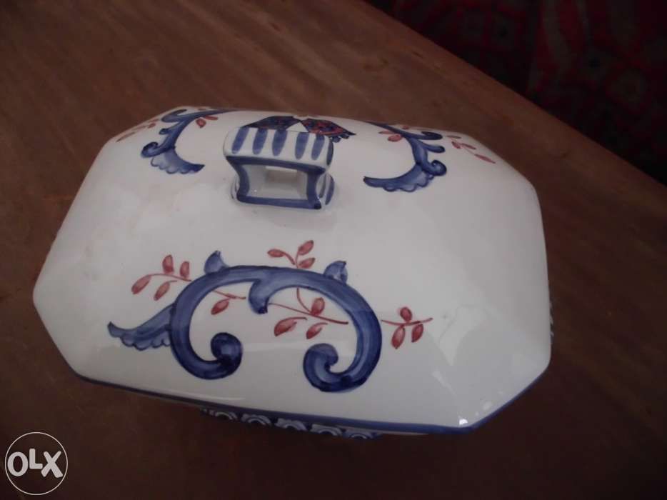 Terrina pequena antiga