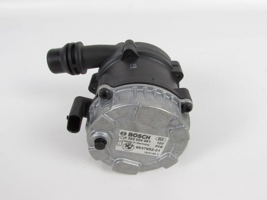 Bomba De Água Suplementar Bmw 5 Ref: 11518637952