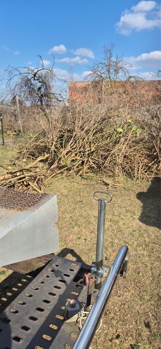 Usługi rębakiem zrębkowanie gałęzi, wycinka drzew
