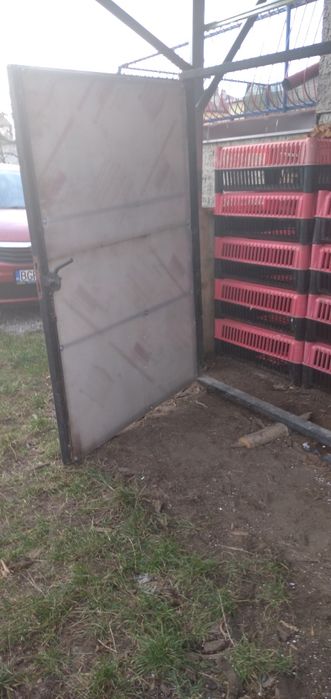 Drzwi garażowe metalowe