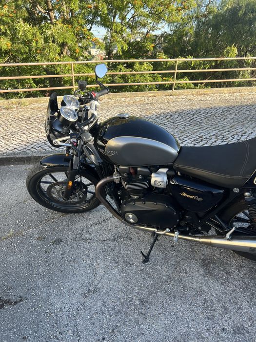 Triumph Street Cup Cafe Racer
