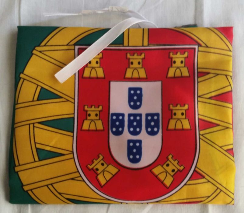 Artigos NOVOS, vários. Desde 1,50€.