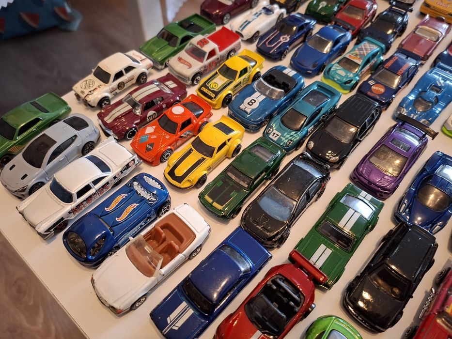 Modele resoraki skala 1.64 hot wheels Majorette matchbox Siku 5