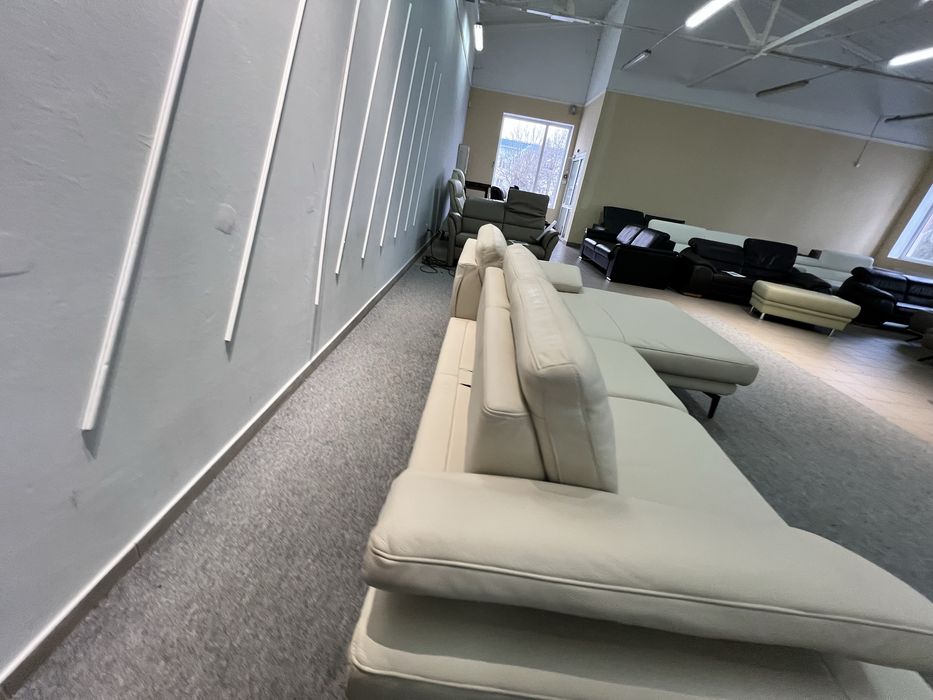 Диван шкіряний кутовий розкладний   реклайнер виставковий стан новий