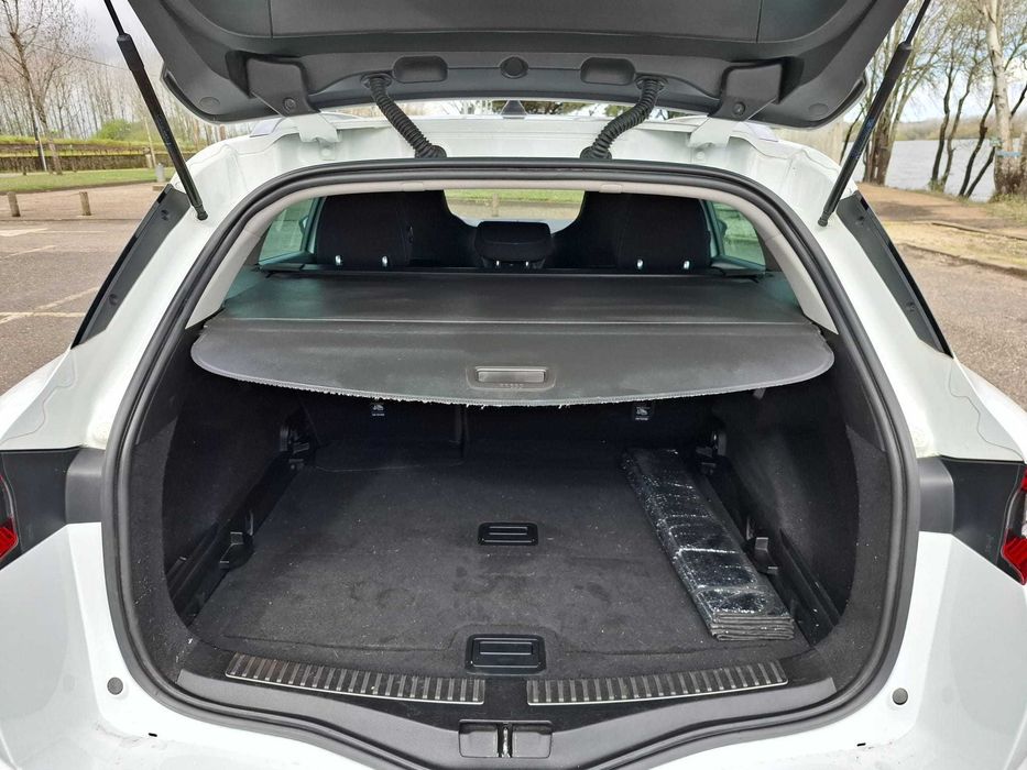 2017 Renault megane iv sport tourer diesel - TOP