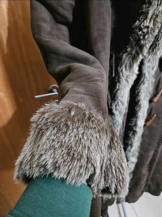 Casaco com pêlo falso