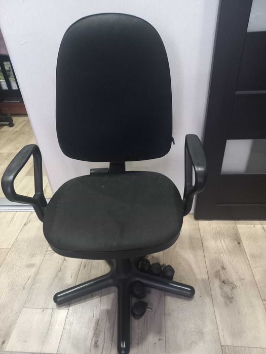 Крісло комп'ютерне